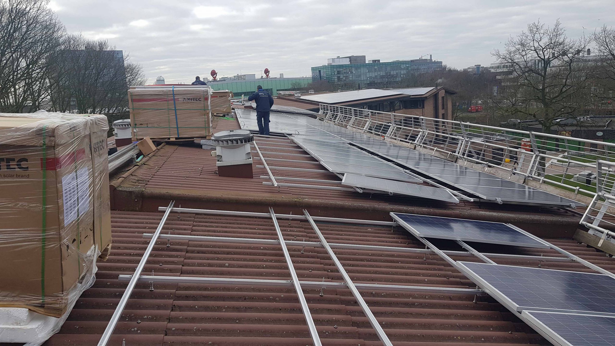 Plaatsen zonnepanelen bij SSH& Hoogeveldt Nijmegen